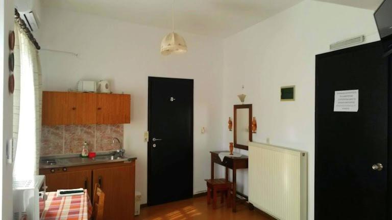 Kostas Studios Apartments - Ενοικιαζόμενα Δωμάτια Με Κουζινάκι Myrina Extérieur photo