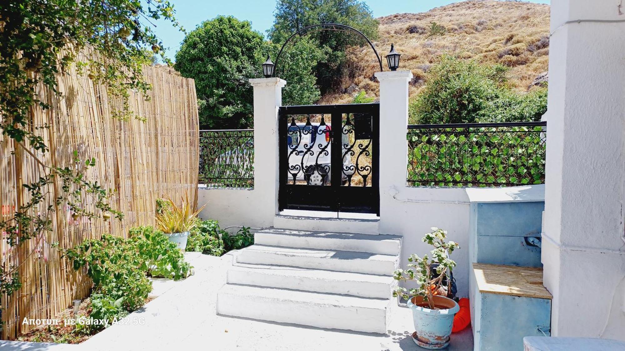 Kostas Studios Apartments - Ενοικιαζόμενα Δωμάτια Με Κουζινάκι Myrina Extérieur photo