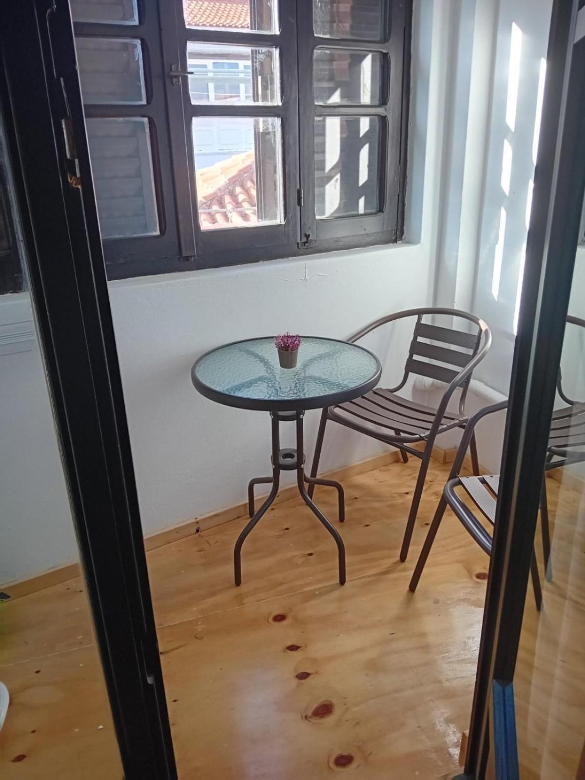 Kostas Studios Apartments - Ενοικιαζόμενα Δωμάτια Με Κουζινάκι Myrina Extérieur photo