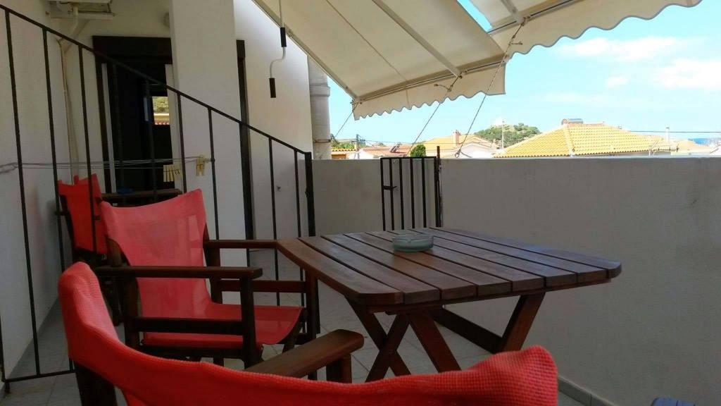 Kostas Studios Apartments - Ενοικιαζόμενα Δωμάτια Με Κουζινάκι Myrina Extérieur photo
