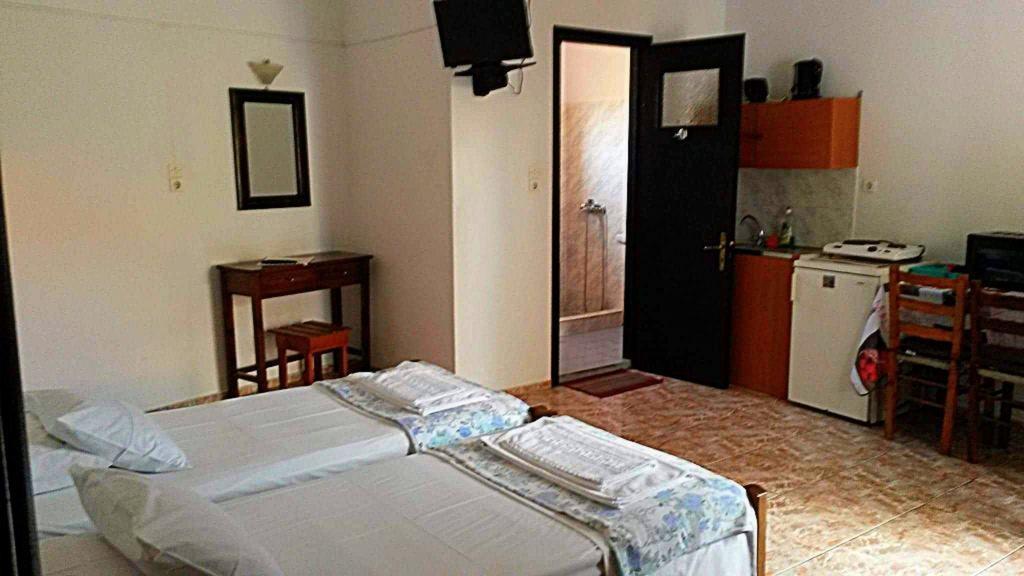 Kostas Studios Apartments - Ενοικιαζόμενα Δωμάτια Με Κουζινάκι Myrina Extérieur photo